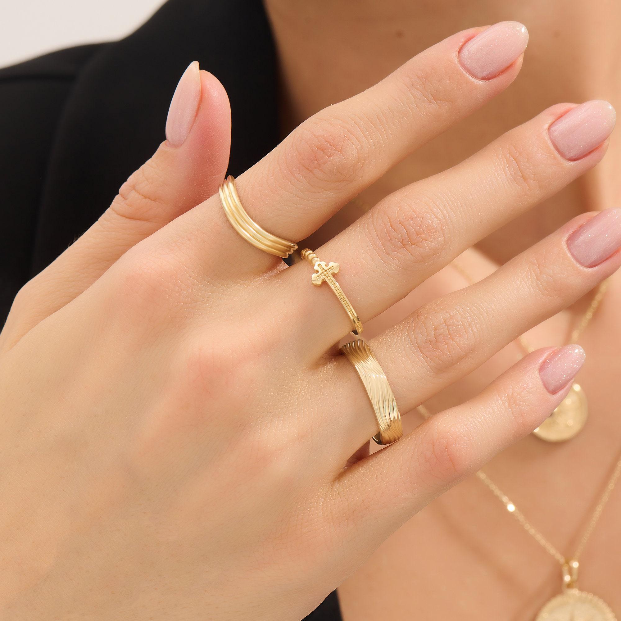 14K Solid Gold Wave Wedding Band for Men and Women