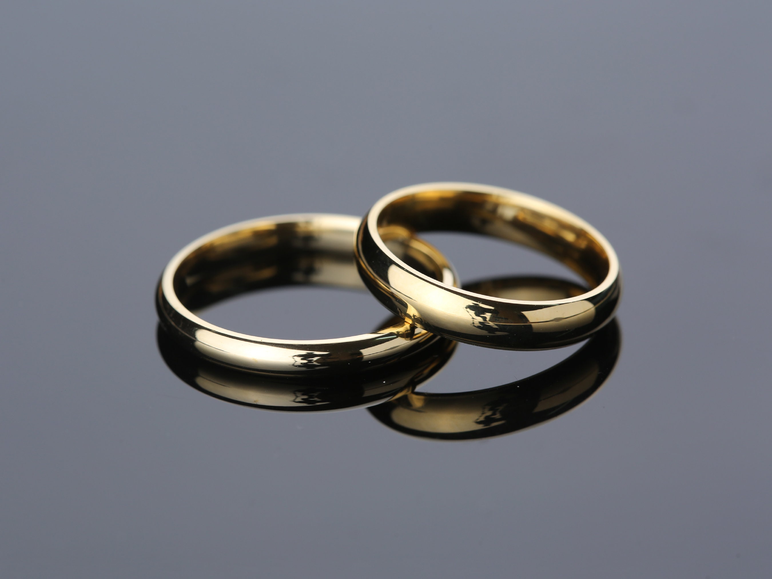 4mm Polished Dome Wedding Band in 10K 14K 18K Gold