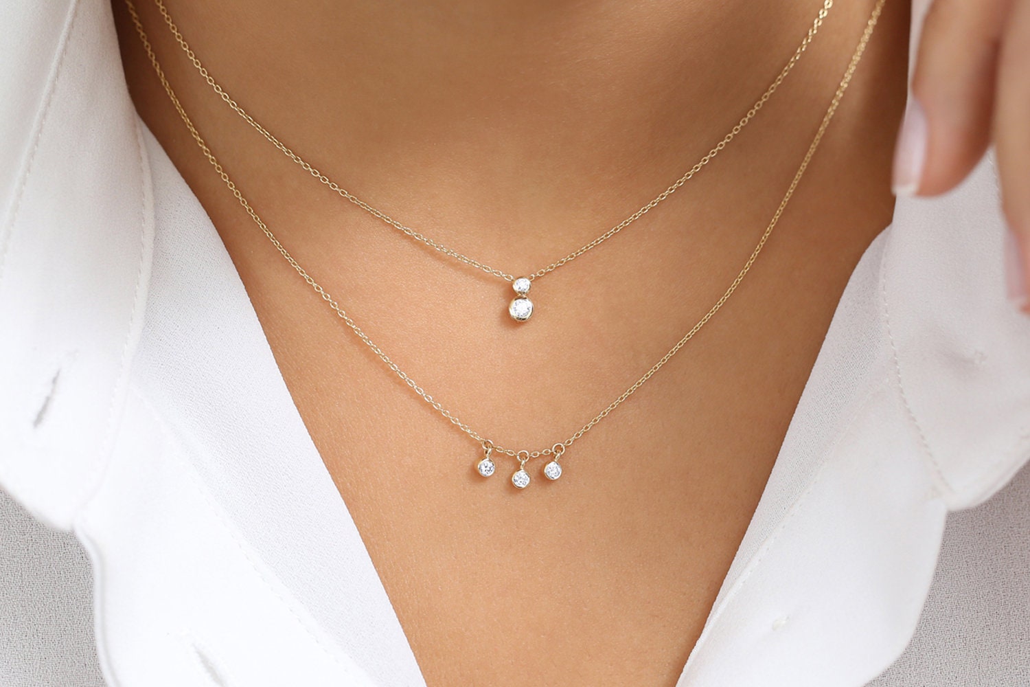 Dainty Diamond Choker Necklace in 14K Solid Gold with 3 Diamonds