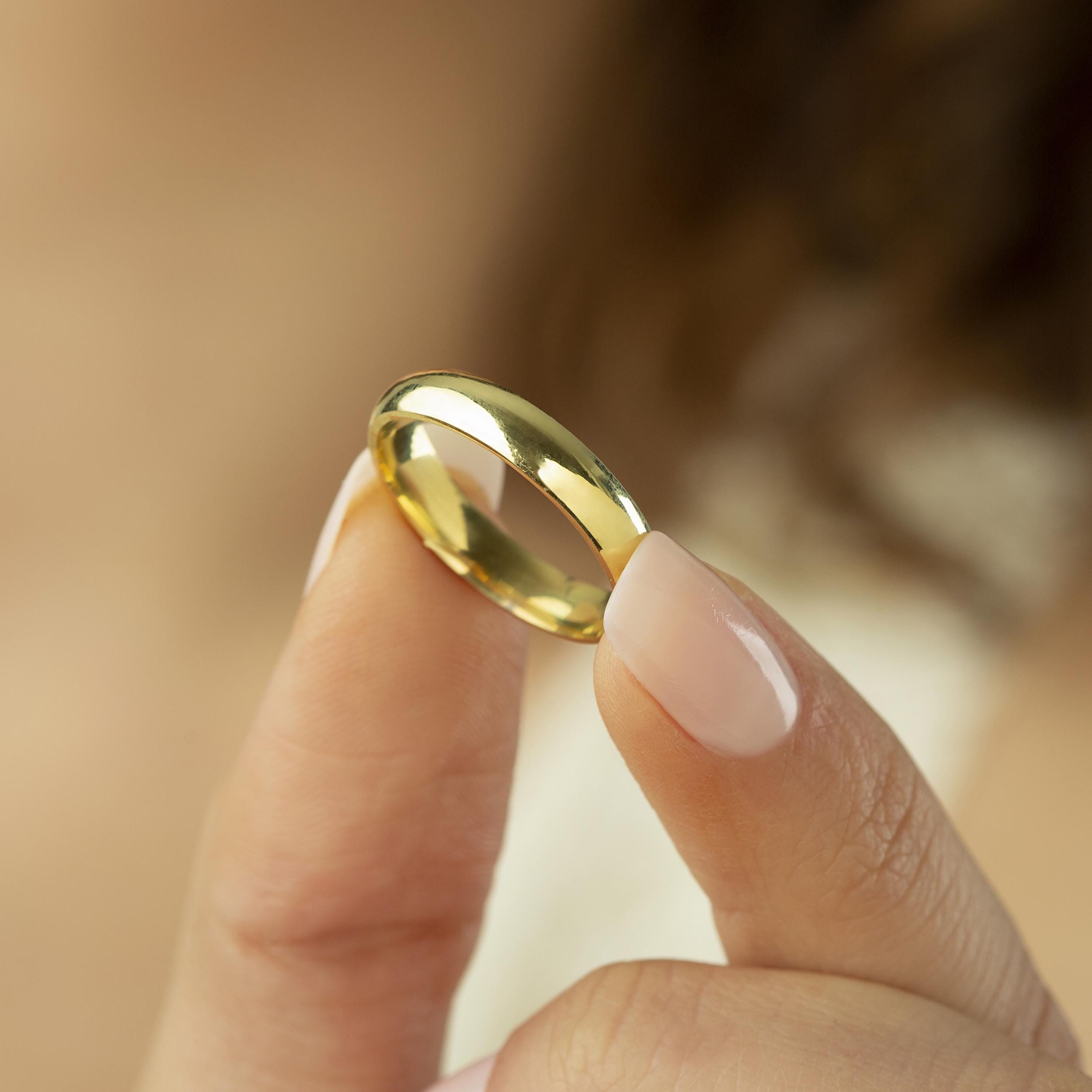 His and Hers Wedding Bands Set in 14K Yellow Gold Vermeil
