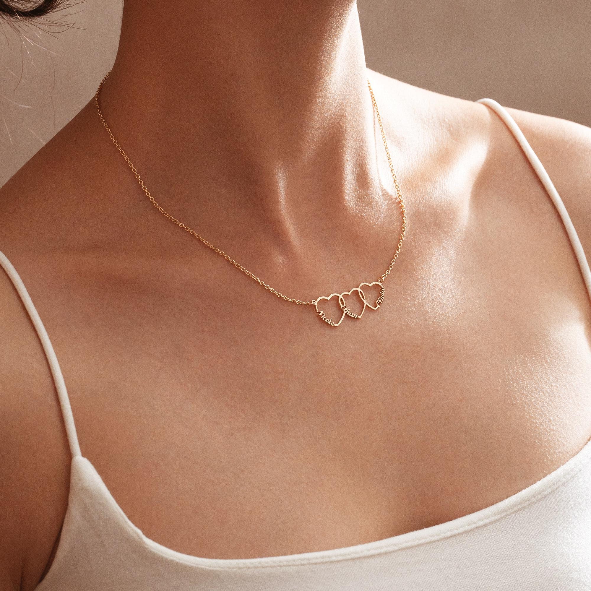 Family Name Necklace with Hearts for Mom