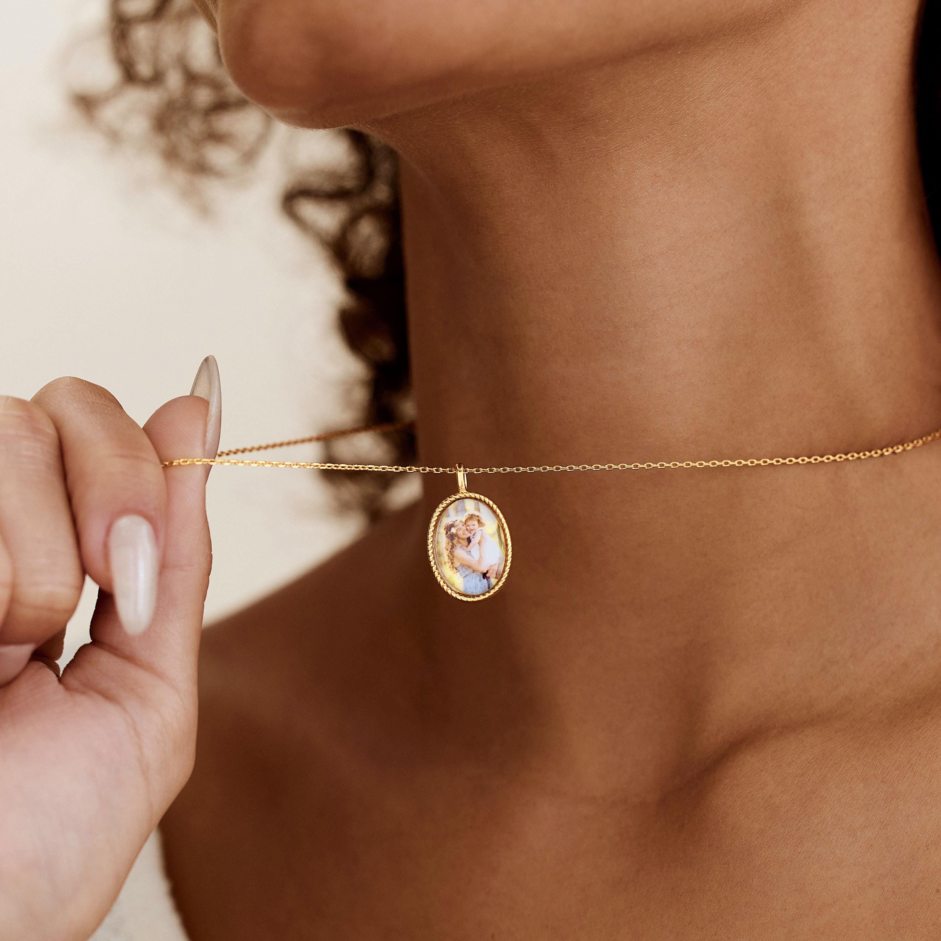 Personalized Oval Photo Necklace with Engraved Picture