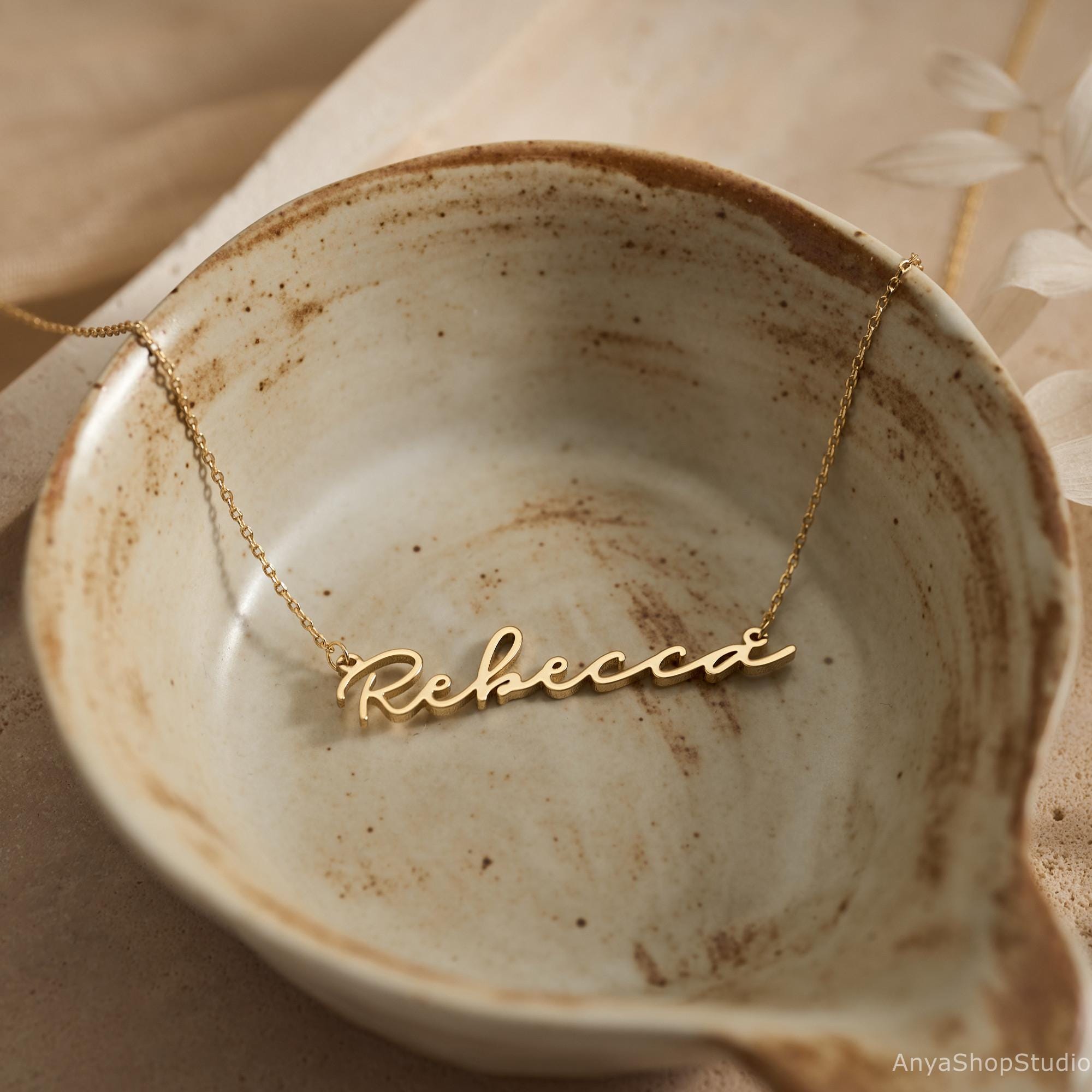 Minimalist Name Necklace in 18K Gold Plated Brass