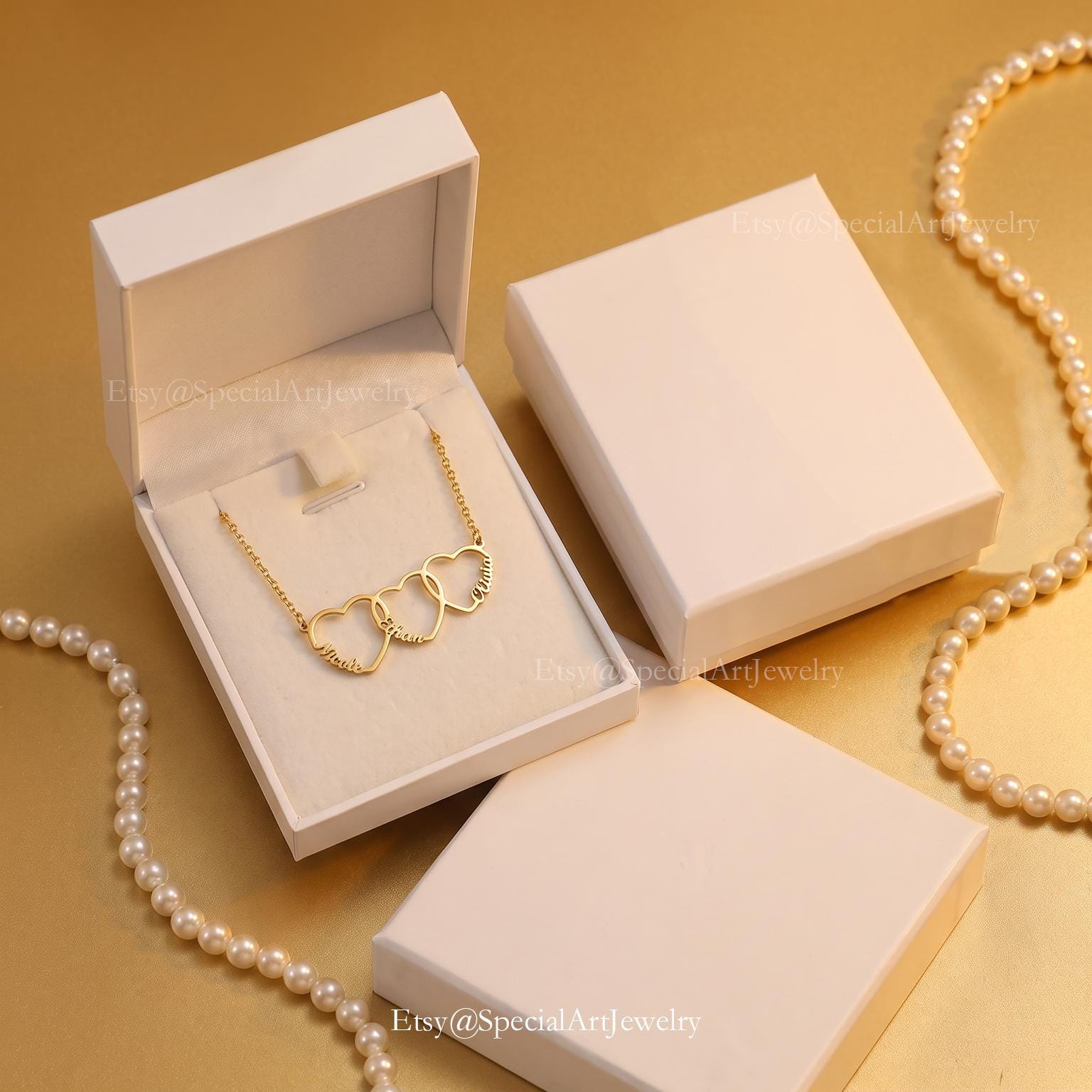 Family Name Necklace with Hearts for Mom