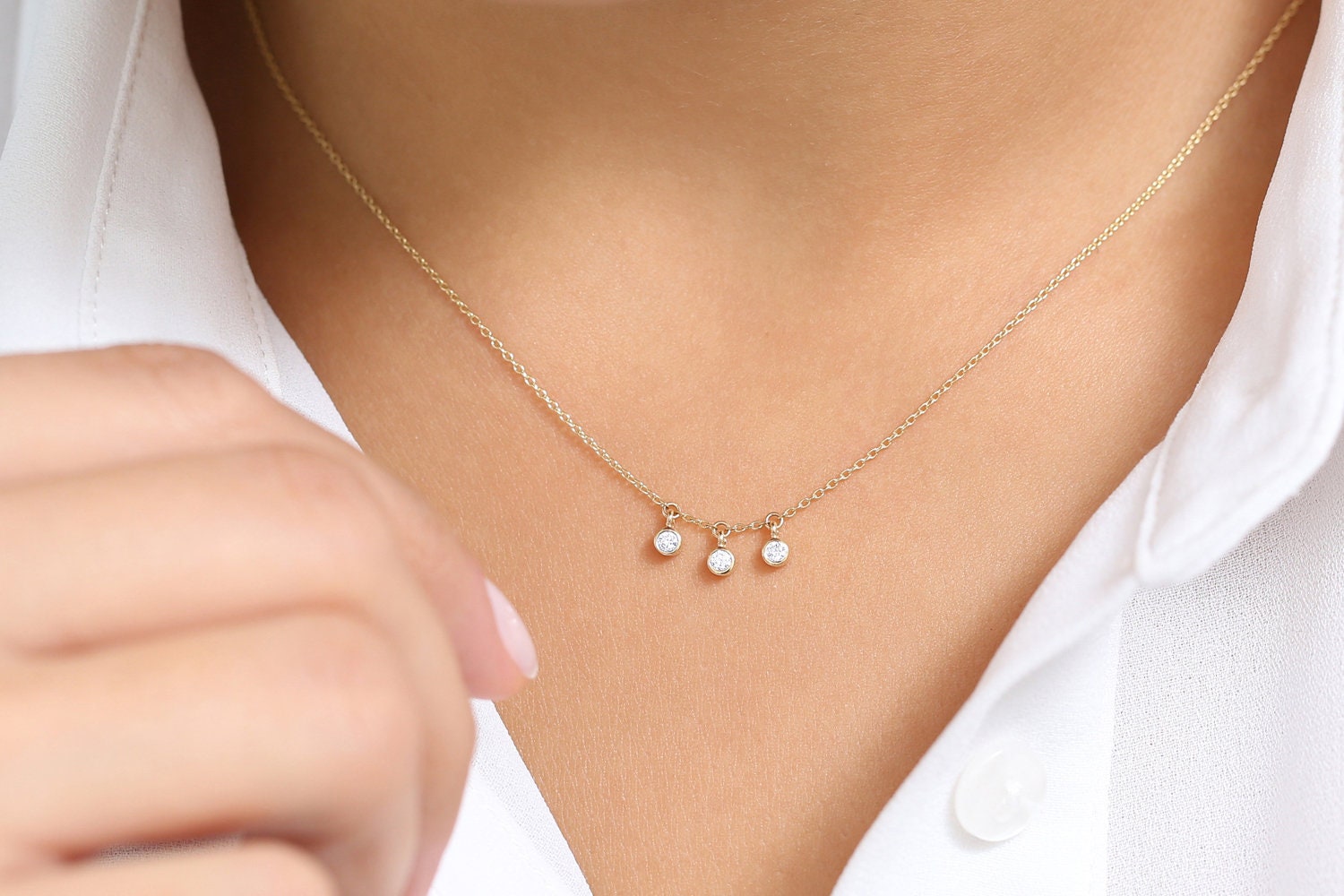 Dainty Diamond Choker Necklace in 14K Solid Gold with 3 Diamonds