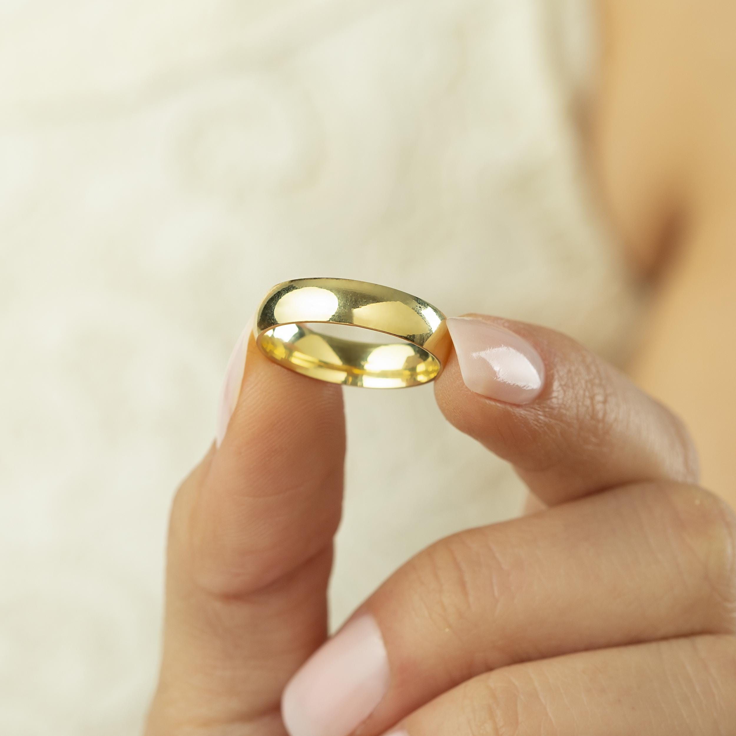 His and Hers Wedding Bands Set in 14K Yellow Gold Vermeil