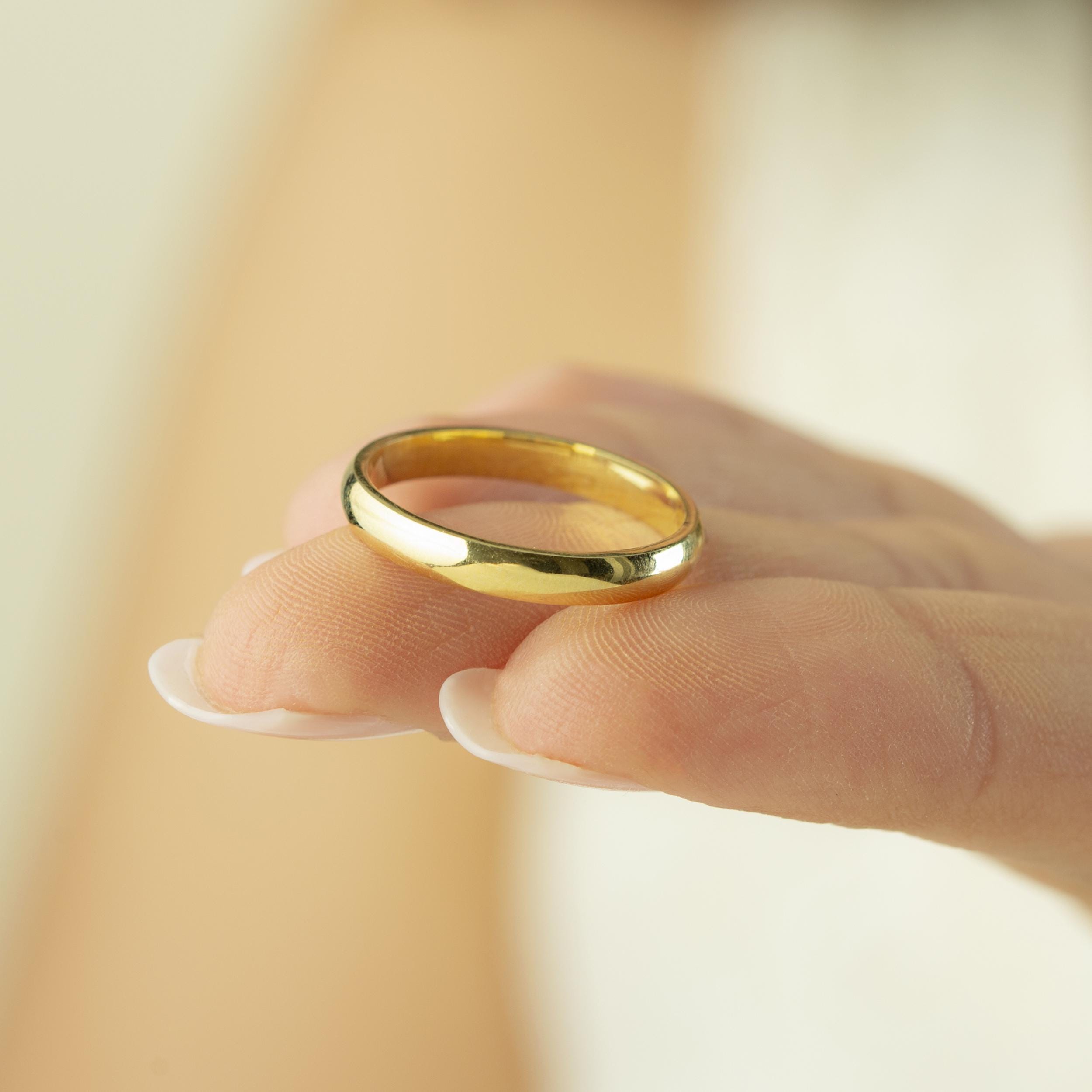 His and Hers Wedding Bands Set in 14K Yellow Gold Vermeil