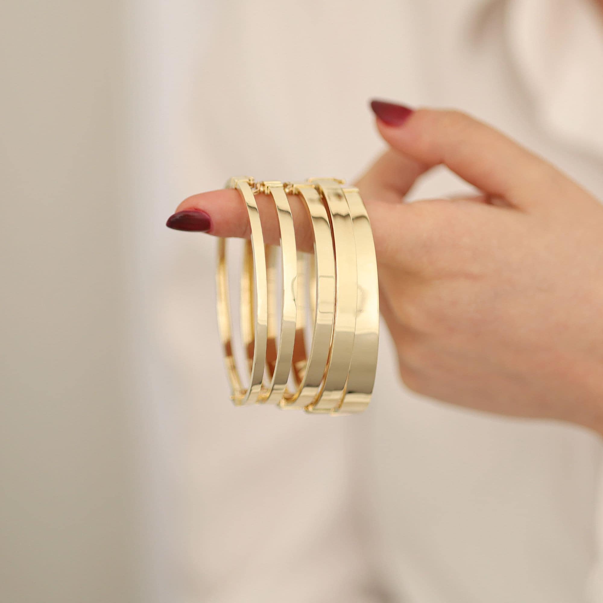 14K Gold Oval Hinged Bangle, 3mm Engraved Cuff