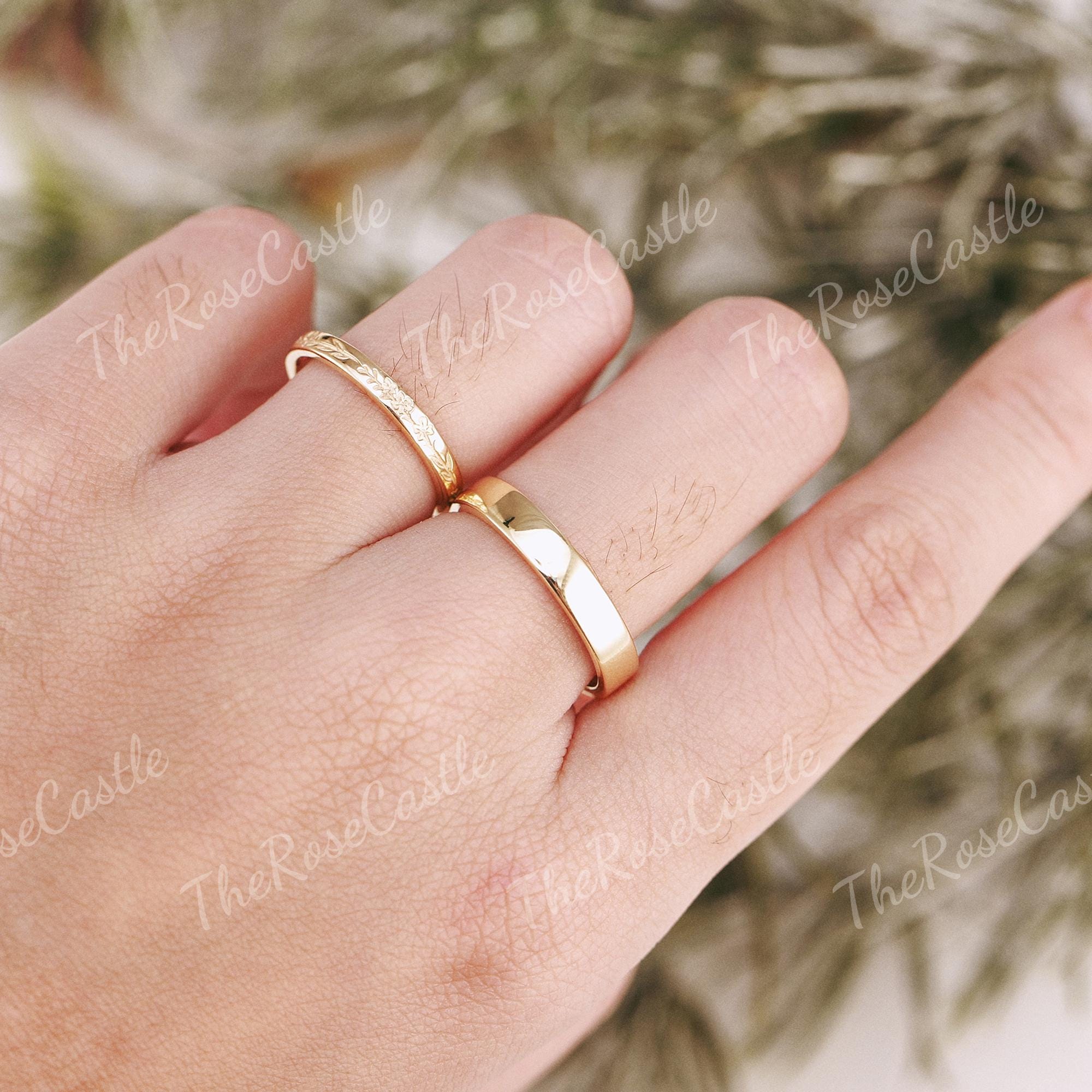 Engraved Floral Wedding Band Set for Couples