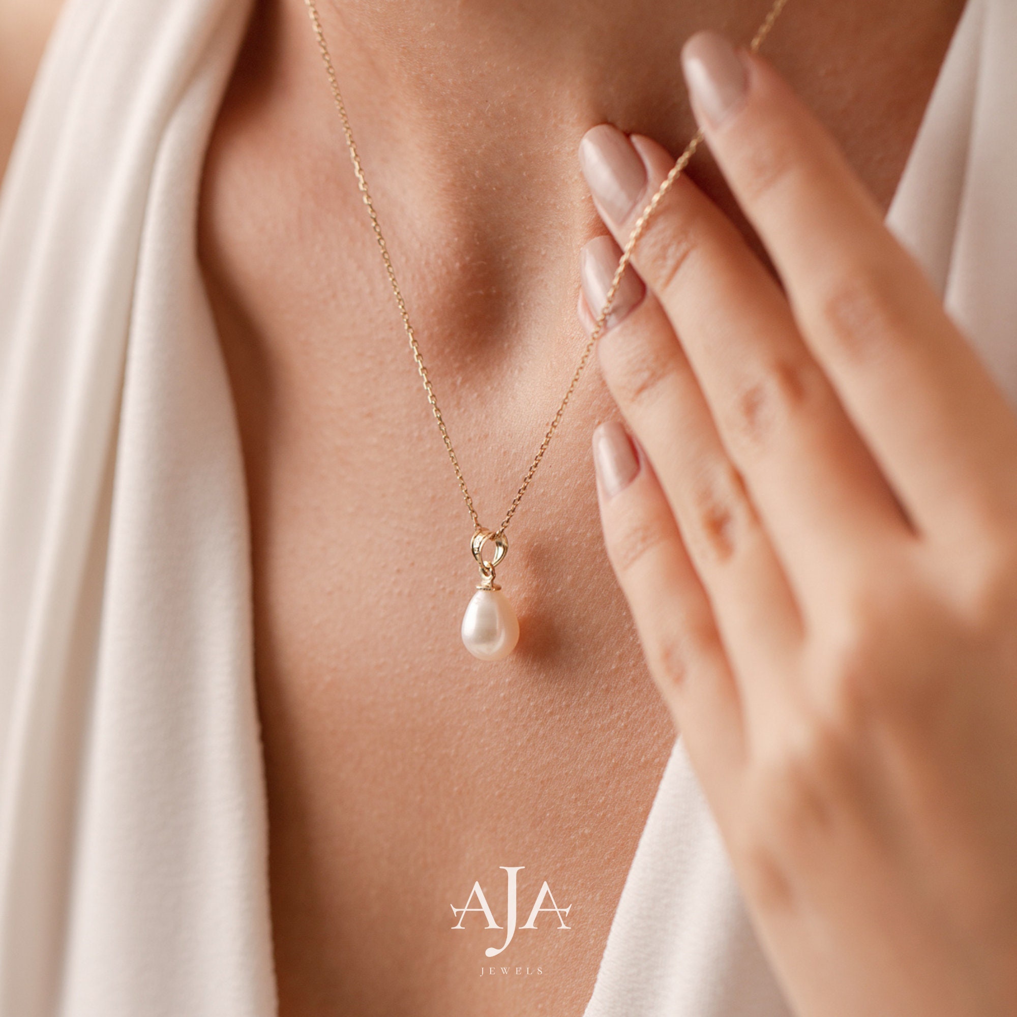 Solid 14K Gold Pearl Drop Necklace with Freshwater Pearl