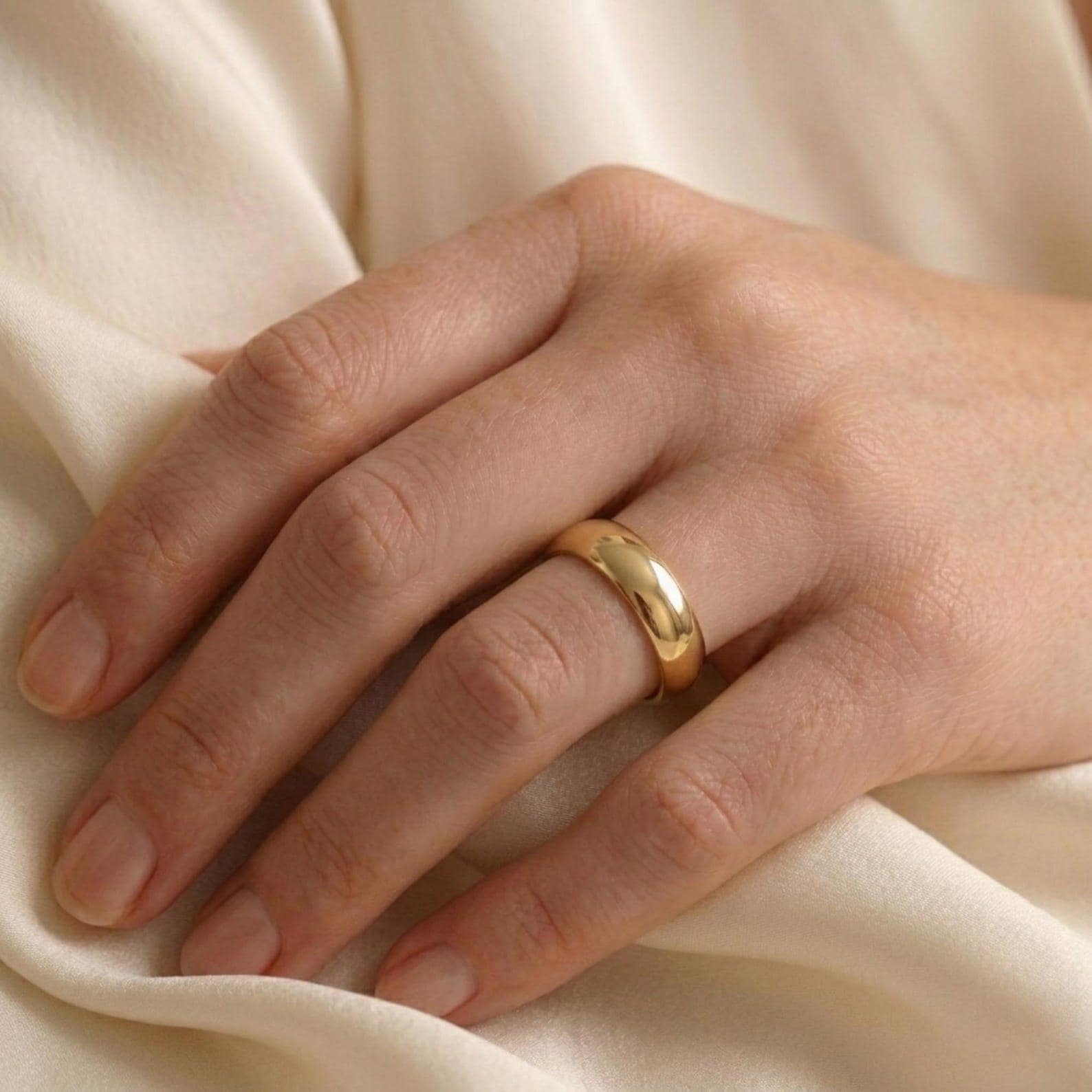 18K Solid Gold Thin Wedding Band, 1mm to 6mm Minimalist