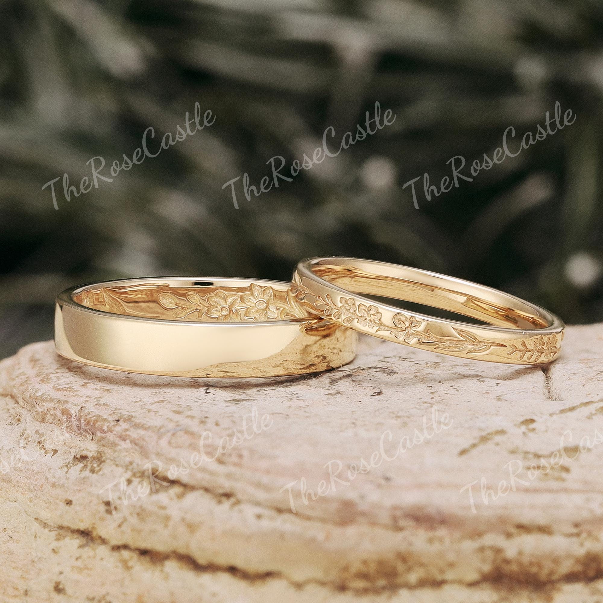 Engraved Floral Wedding Band Set for Couples