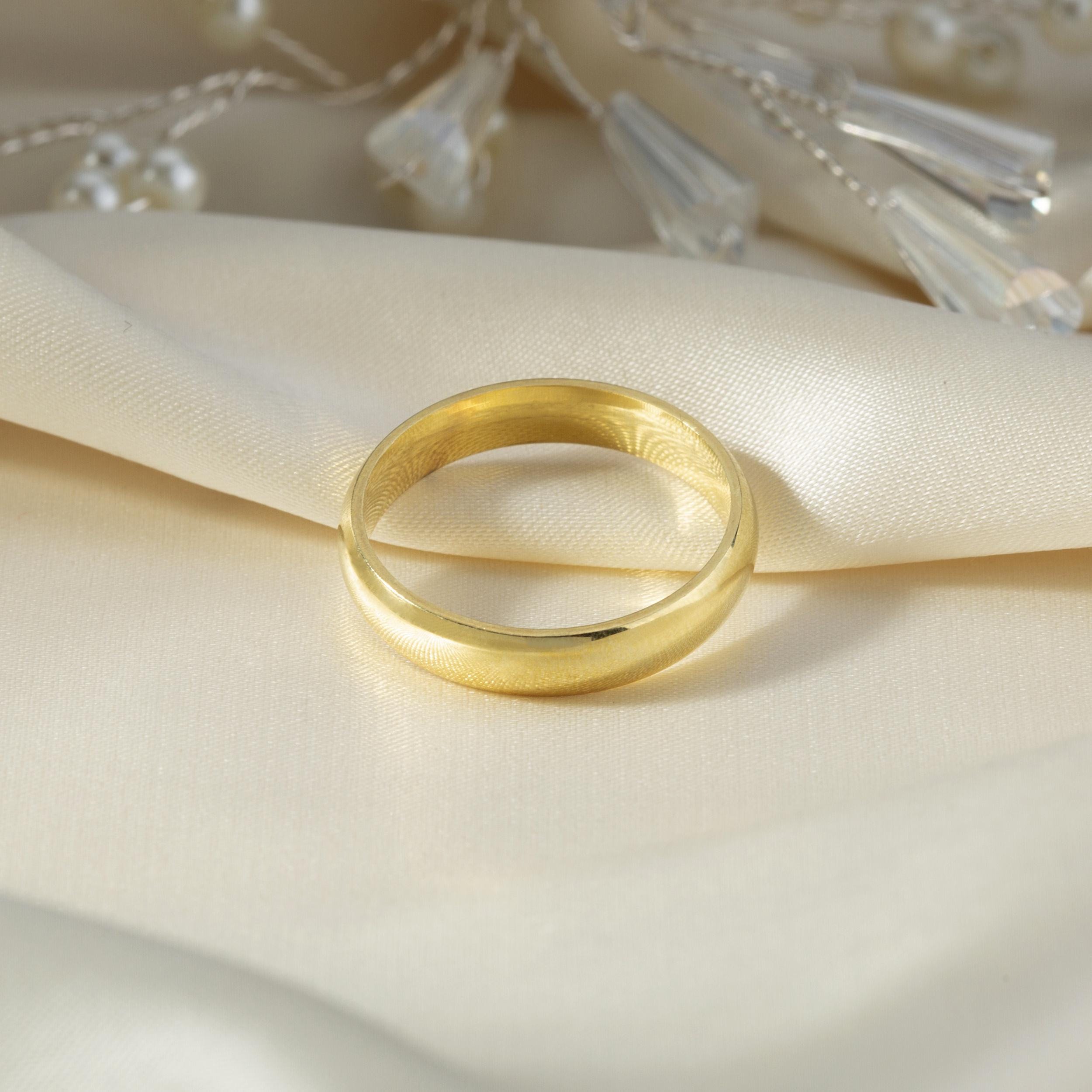 His and Hers Wedding Bands Set in 14K Yellow Gold Vermeil