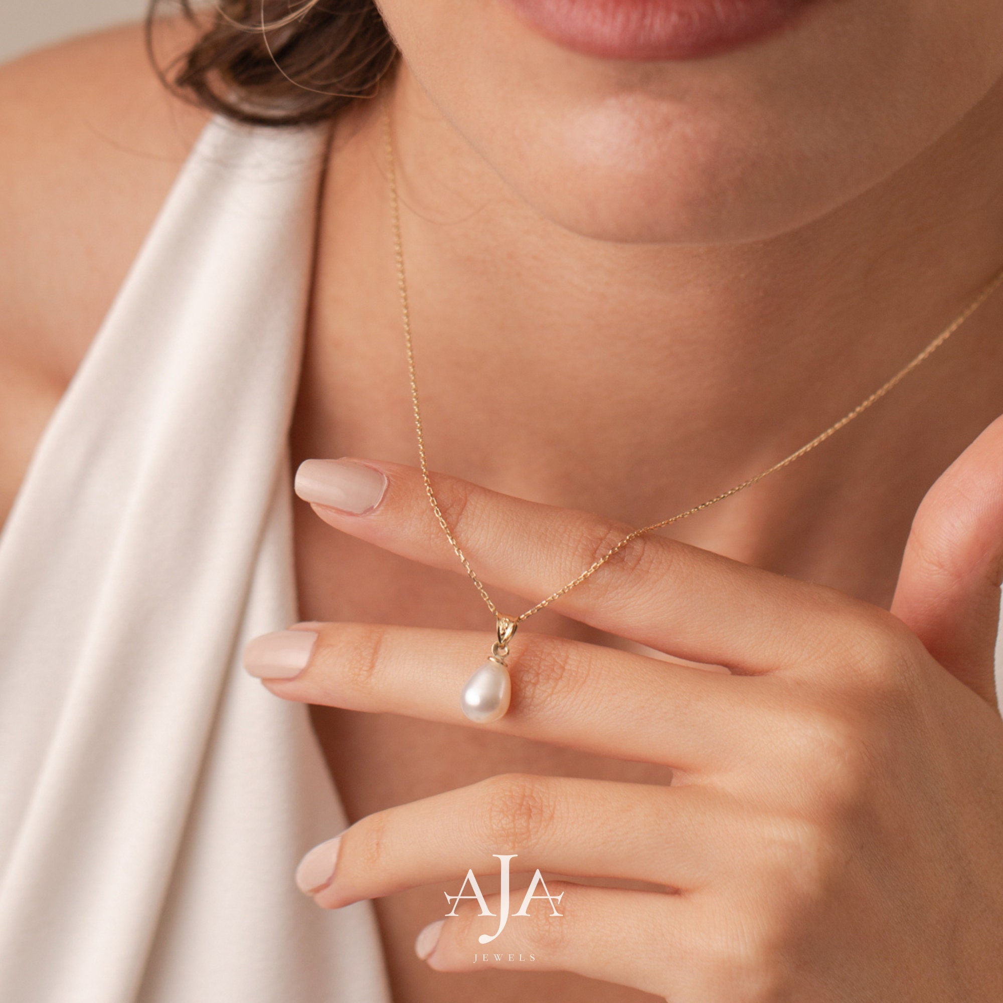 Solid 14K Gold Pearl Drop Necklace with Freshwater Pearl
