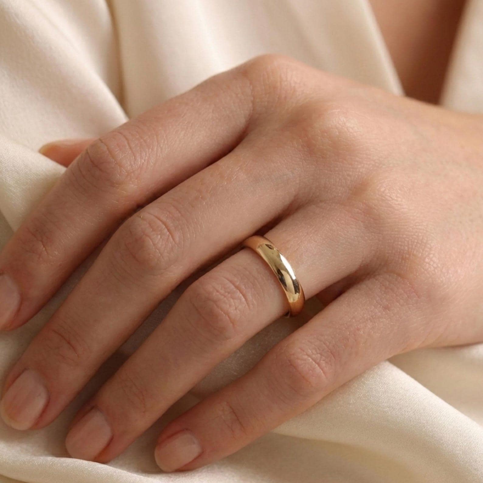 18K Solid Gold Thin Wedding Band, 1mm to 6mm Minimalist